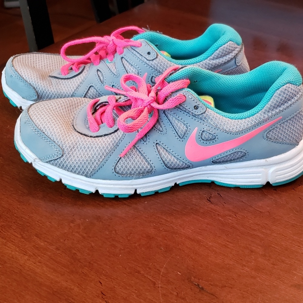 Girls Nike Tennis Shoes